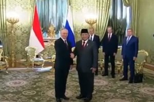 Menteri Pertahanan Prabowo Subianto bertemu dengan Presiden Rusia Vladimir Putin di Moskow, Rabu (31/7). Foto: Youtube/Kementeria Pertahanan