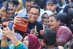 Anies Baswedan berolahraga di HBKB