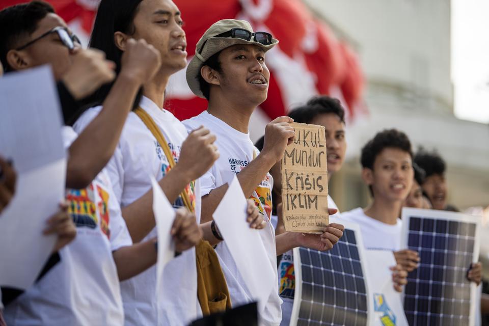 Indonesia Center for Environmental Law (ICEL) menilai pemerintah Indonesia tidak memiliki komitmen yang kuat dalam mewujudkan transisi energi yang berkeadilan. 