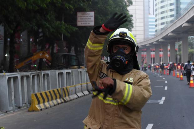 Kebocoran pipa gas di Jalan Rasuna Said Jakarta