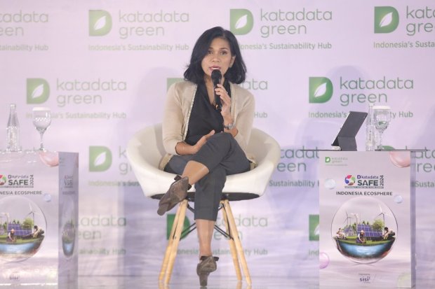 Director of Sustainability & Corporate Affairs UNVR Nurdiana Darus saat mengisi sesi Redefining Corporate Sustainability: Integrating Sustainability Progress into Business Performance di Katadata SAFE 2024. 