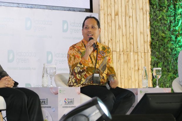 Kepala Divisi Pengembangan Bisnis Bursa Efek Indonesia (BEI) Ignatius Denny Wicaksono dalam diskusi Katadata Sustainable Action for The Future Economy (SAFE) 2024 dengan tema \"Strengthening Indonesia\'s Carbon Market\" di Grand Ballroom Kempinski, 