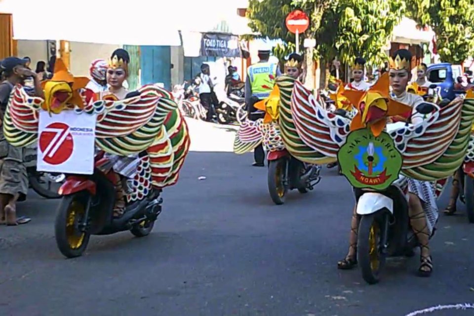 Ide Tema Karnaval Pakai Motor