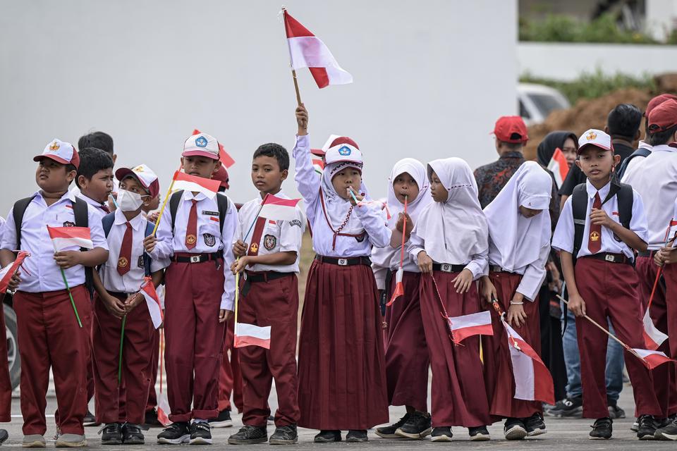 Pantun Kemerdekaan 17 Agustus Lucu