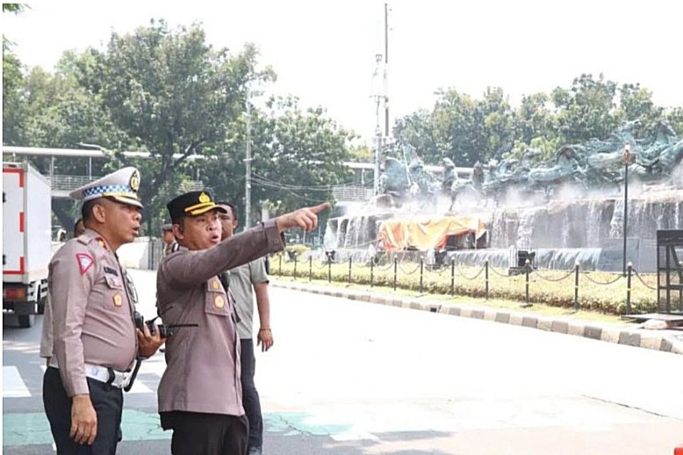 Kirab bendera, polisi