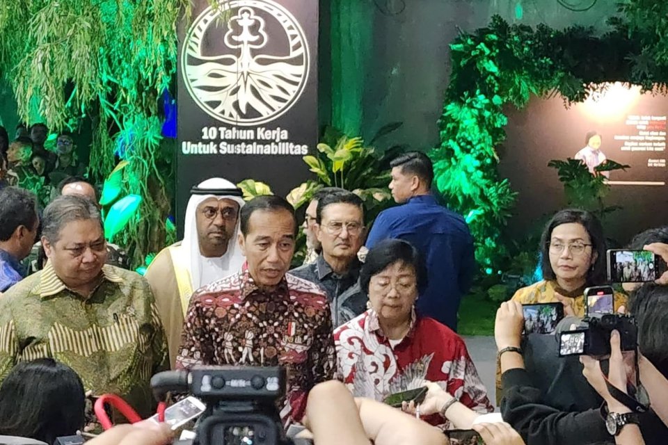 Presiden Joko Widodo pada gelaran Festival LIKE 2 yang diselenggarakan Kementerian Lingkungan Hidup dan Kehutanan (KLHK) di Jakarta, Jumat (9/8). 