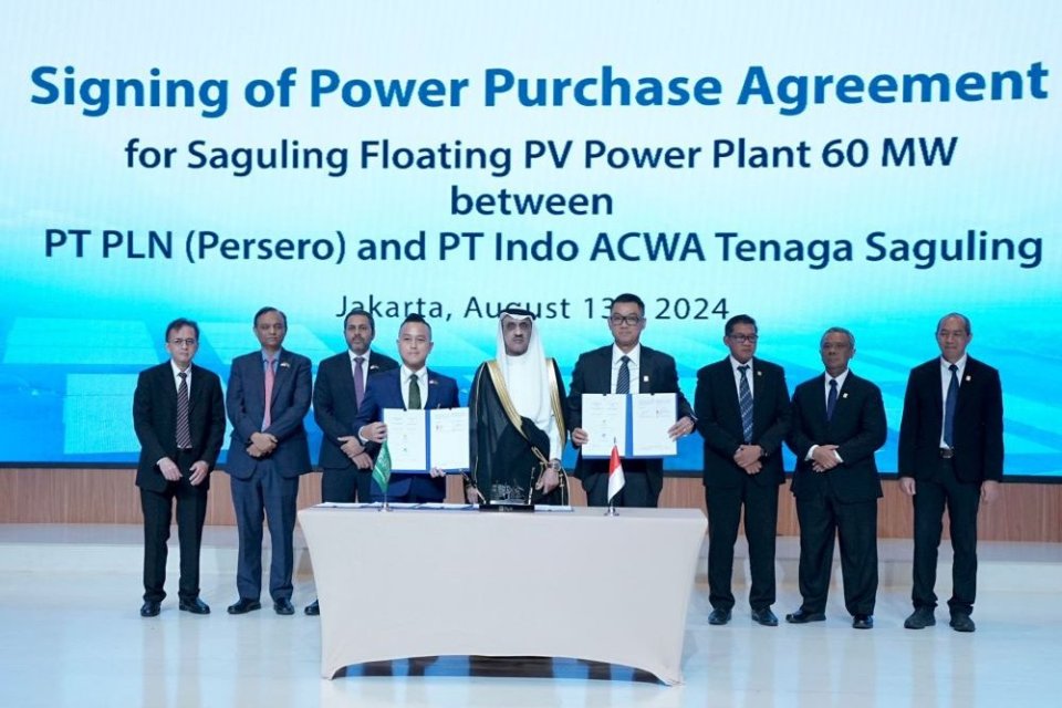 Penandatanganan Power Purchase Agreement (PPA) antara PLN dan perusahaan energi asal Arab Saudi, ACWA Power untuk pengembangan proyek Pembangkit Listrik Tenaga Surya (PLTS) Terapung Saguling dengan kapasitas 60 Megawatt Alternating Current (MWAc) atau 92 