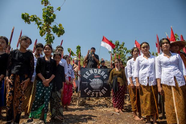 Warga Kendeng Adukan Indocement ke Otoritas Jerman soal Rencana Tambang Baru