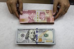 Nilai tukar rupiah tertinggi se-Asia