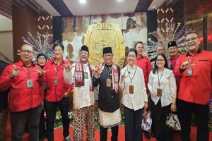 Pramono Anung dan Rano Karno mendaftar sebagai bakal calon gubernur dan wakil gubernur Jakarta, Rabu (28/8). Foto: Dok PDIP