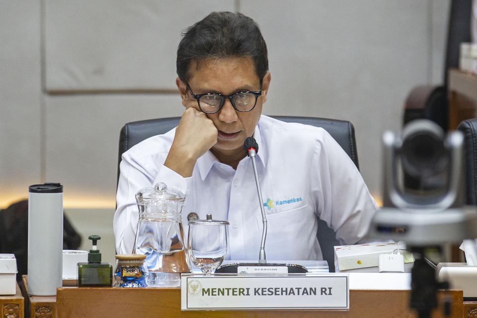 Menteri Kesehatan Budi Gunadi Sadikin menyampaikan paparan pada rapat kerja dengan Komisi IX DPR di Kompleks Parlemen, Senayan, Jakarta, Kamis (29/8/2024). 