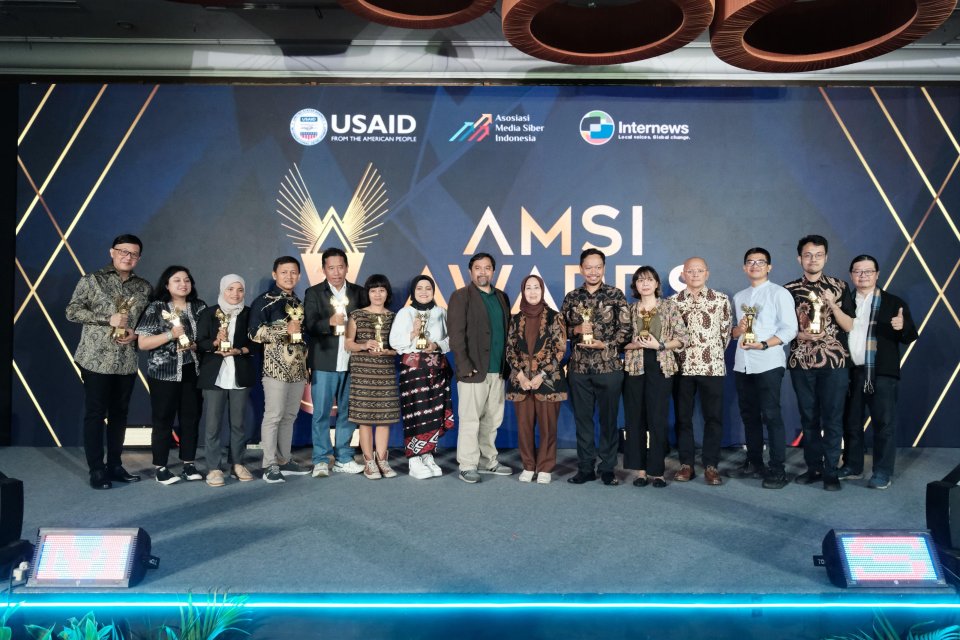 Asosiasi Media Siber Indonesia (AMSI) memberikan penghargaan AMSI Awards kepada sebelas media terbaik tahun ini. 