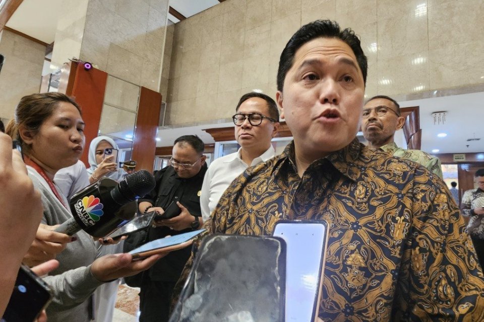 Menteri BUMN Erick Thohir fokus pada penyelesaian 84 proyek strategis, dengan 4 di antaranya berisiko tidak selesai, termasuk konsolidasi BUMN Karya dan sektor farmasi BUMN.