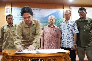 Triputra Agro Persada Jalin Kerja Sama Konservasi Hutan Adat Panglima Pati Jambi