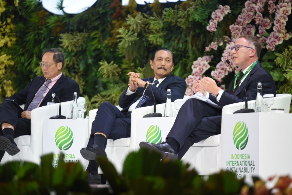 Menteri Koordinator Bidang Kemaritiman dan Investasi, Luhut Binsar Pandjaitan, saat menjadi pembicara dalam International Sustainability Forum atau ISF 2024 di Jakarta, Kamis (5/9).