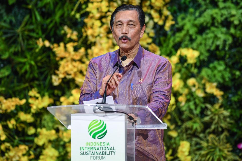kereta cepat jakarta-surabaya, luhut, kereta cepat