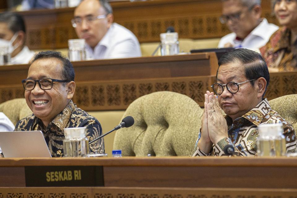 pramono anung, jokowi, pratikno