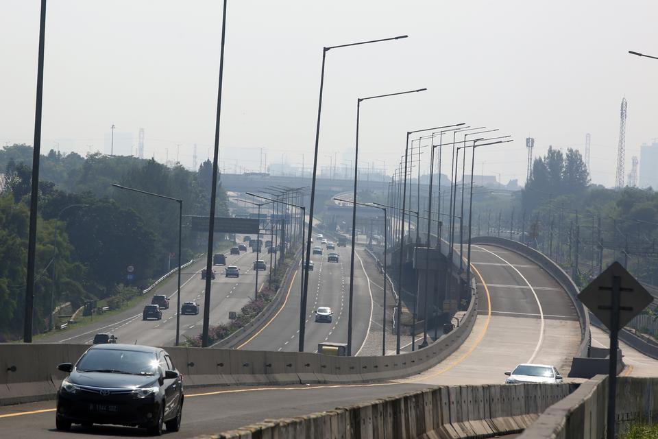 Tangerang Selatan, Banten menjadi kota dengan kualitas udara terburuk di Indonesia pada Kamis (2/1) pagi. 