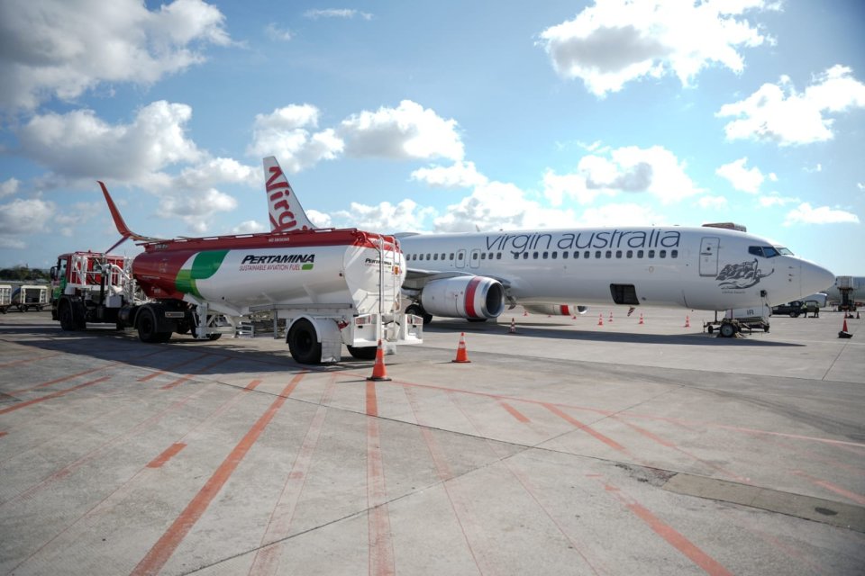 PT Pertamina Patra Niaga berhasil menjual bahan bakar pesawat rendah emisi atau sustainable aviation fuel (SAF) kepada maskapai internasional Virgin Australia Airlines di Bandara I Gusti Ngurah Rai, Bali.