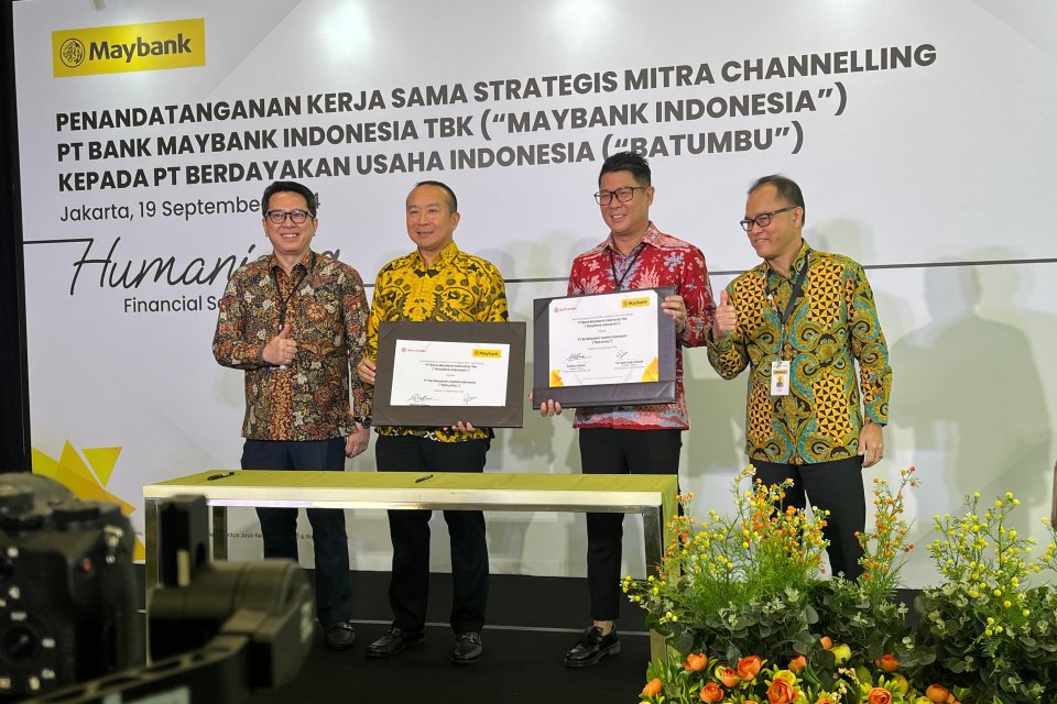 PT Bank Maybank Indonesia Tbk (BNII) melaksanakan kerja sama strategis dengan fintech lending PT Berdayakan Usaha Indonesia atau Batumbu untuk channeling kredit senilai Rp 1 triliun.