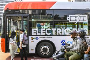 Penambahan bus listrik Transjakarta