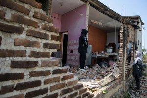Dampak gempa kertasari Kabupaten Bandung