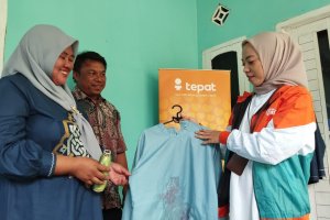 Pengrajin Kain Karawo di Sentra Tumba, Kota Gorontalo