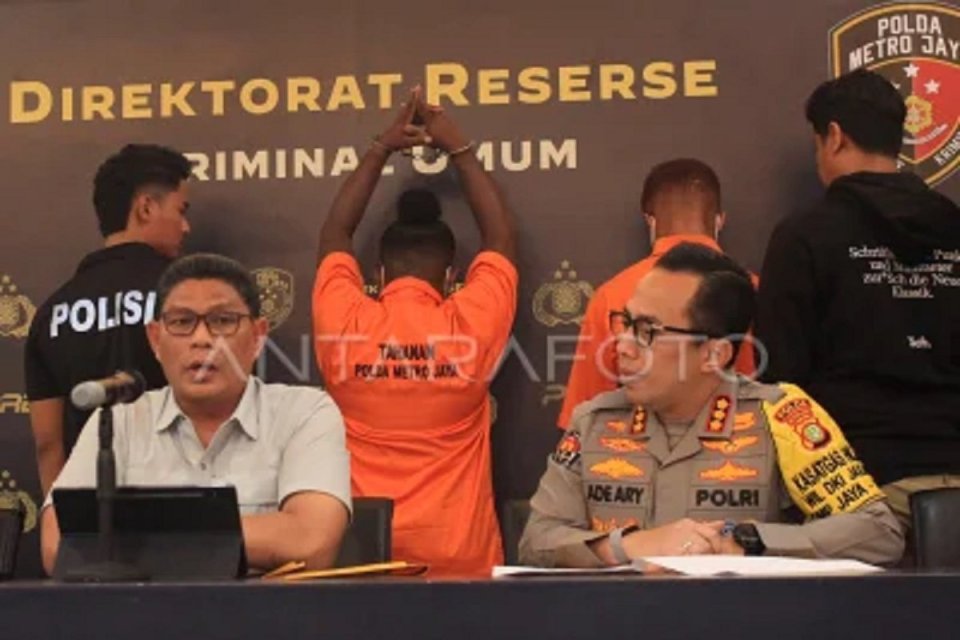 Polisi menetapkan tersangka pembubaran diskusi di Kemang, Minggu (29/9). Foto: Antara