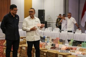Impor kosmetik ilegal