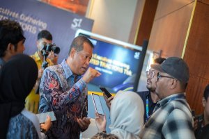 Direktur PT United Tractors Tbk (UNTR) Edhie Sarwono