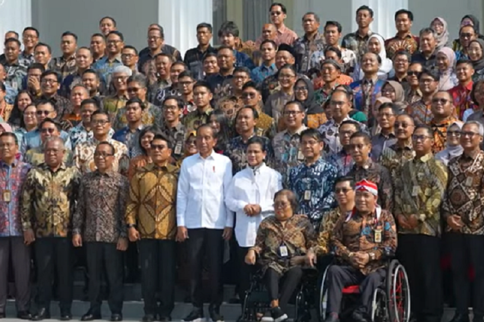 jokowi, iriana, istana