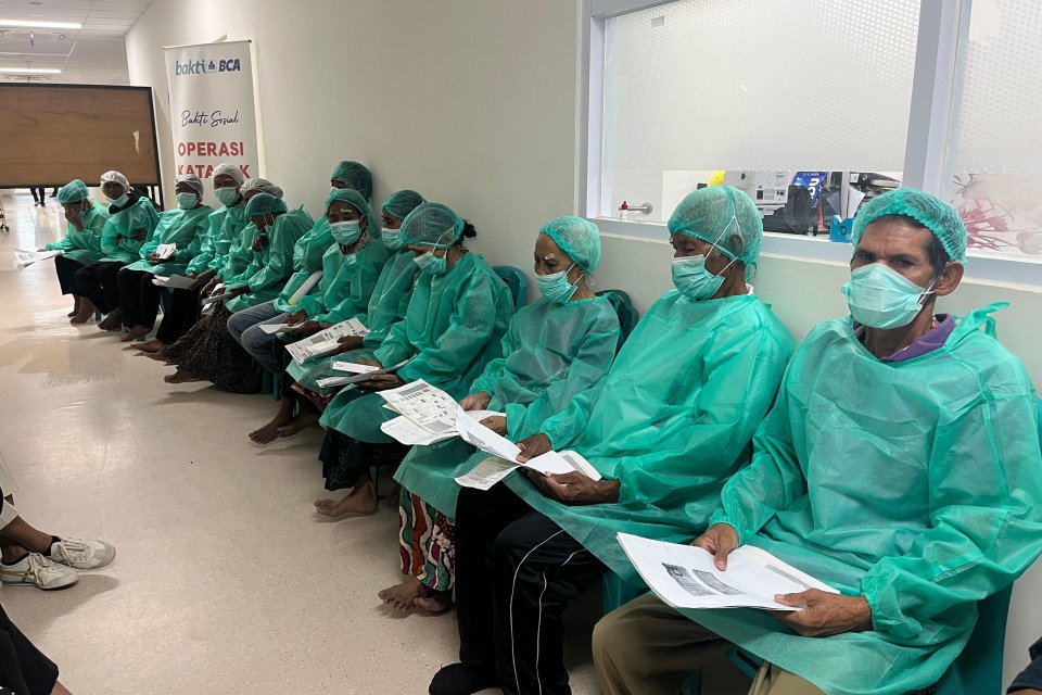 BCA telah mendonasikan Rp 1,5 miliar untuk peralatan operasi katarak dan menyelenggarakan operasi gratis di berbagai wilayah Indonesia, membantu lebih dari 8.100 pasien hingga akhir 2023.