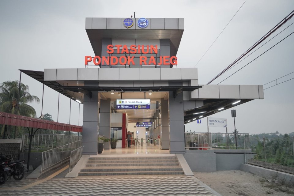 Kementerian Perhubungan secara resmi mengoperasikan kembali Stasiun Pondok Rajeg, Depok setelah 18 tahun tidak beroperasi.