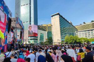 ribuan warga padati bundaran HI