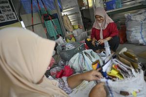 Pembebasan retribusi sampah di Jakarta