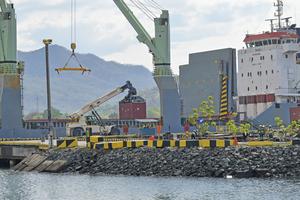 Realisasi penerimaan bea dan cukai di NTB