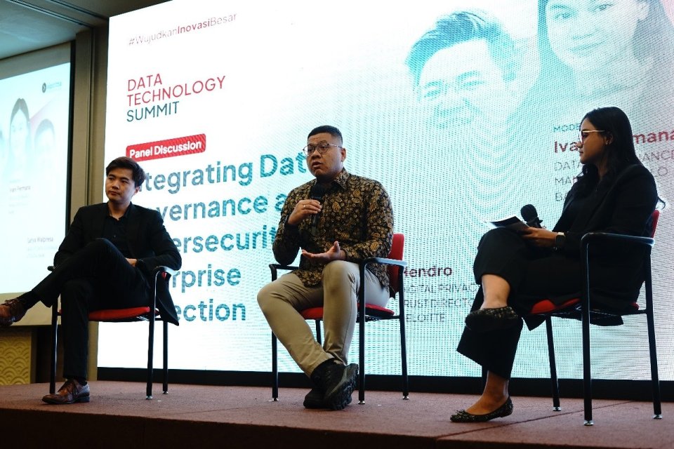Data Technology Summit 2024 yang berlangsung pada 30 Oktober di Jakarta Design Center berhasil menarik lebih dari 200 profesional dari berbagai sektor industri. 