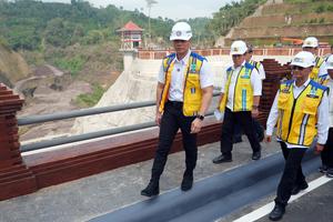 Peninjauan proyek bendungan dan IJD di Bali