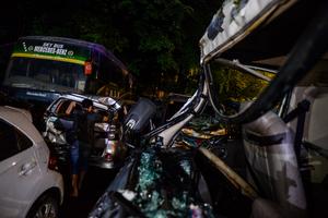 Pascakecelakaan beruntun di Tol Cipularang