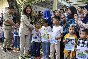 Menkomdigi Meutya Hafid sosialisasi bahaya judol dan pinjol