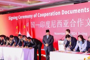 Presiden Prabowo menyaksikan penandatanganan kerjasama Grup GoTo, Tencent Cloud, dan Alibaba Cloud untuk memperkuat infrastruktur cloud dan mengembang