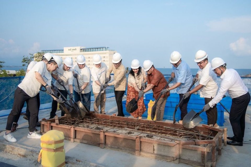 Bluecross International, tenant di International Medical Facility KEK Sanur dengan Centre of Excellence Aesthetic & Plastic Surgery milik PT Bluecross Medika Internasional (BMI), melakukan topping-off ceremony di Kawasan Ekonomi Khusus (KEK) Sanur pada 11