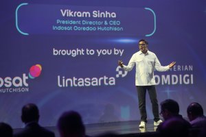 Direktur Utama dan CEO Indosat Ooredoo Hutchison Vikram Sinha dalam acara Indonesia AI Day 2024 di Jakarta, Kamis (14/11).