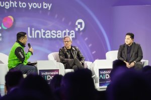 Sesi fireside chat CEO GoTo Patrick Walujo bersama CEO NVIDIA Jensen Huang dan Menteri BUMN Erick Thohir