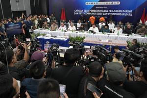 Konferensi pers pemberantasan judi daring