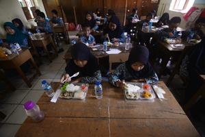 Makan bergizi gratis untuk siswa di Klaten