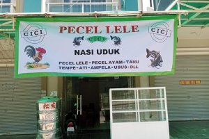 Warganet membagikan foto warung pecel lele yang diduga berada di Kamboja