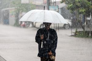 Prediksi puncak musim hujan di Banten