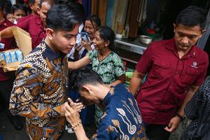 Gibran tinjau korban banjir Kebon Pala