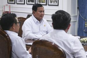 Presiden umumkan upah minimum 2025 naik 6,5 persen